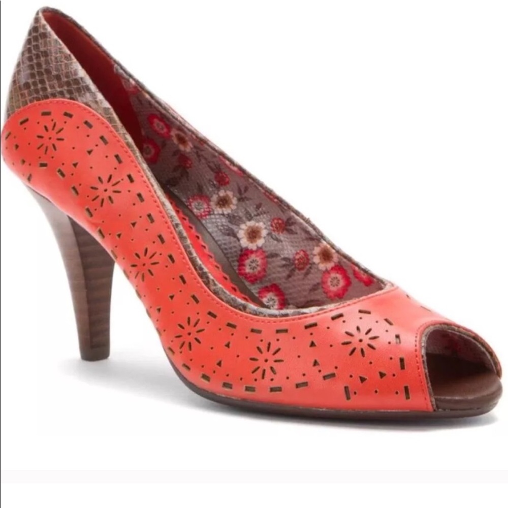 Red Poetic License heels